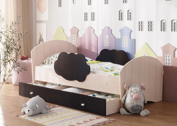 Детская кровать с бортиками Тучка с ящиком, корпус Дуб млечный, фасад Венге в Ярославле - изображение