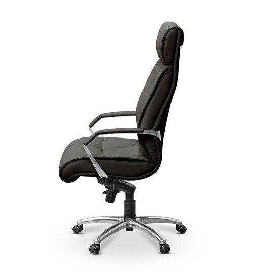 Офисное кресло для руководителя Олимп X (подлокотники хромированные) экокожа премиум / черная CN1114 в Ярославле - изображение 3
