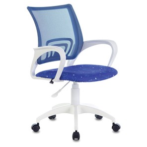 Офисное кресло Brabix Fly MG-396W (с подлокотниками, пластик белый, сетка, темно-синее с рисунком "Space") 532405 в Рыбинске